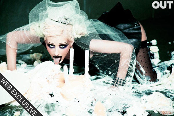christina_aguilera_out_magazine_june_july_2010_ellenvonunwerth05.jpg