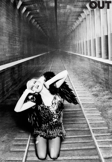 christina_aguilera_out_magazine_june_july_2010_ellenvonunwerth07.jpg