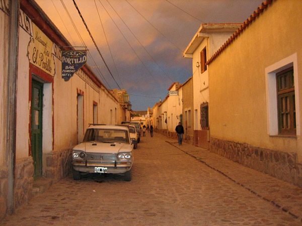 humahuaca-street-argentina_20000_990x742.jpg