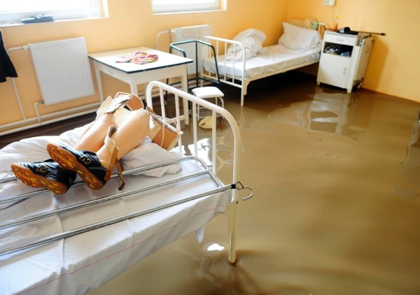 floods_hungary_hospital.jpg