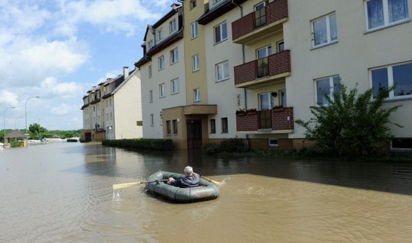 floods_poland_flooded_streets_transportation2.jpg