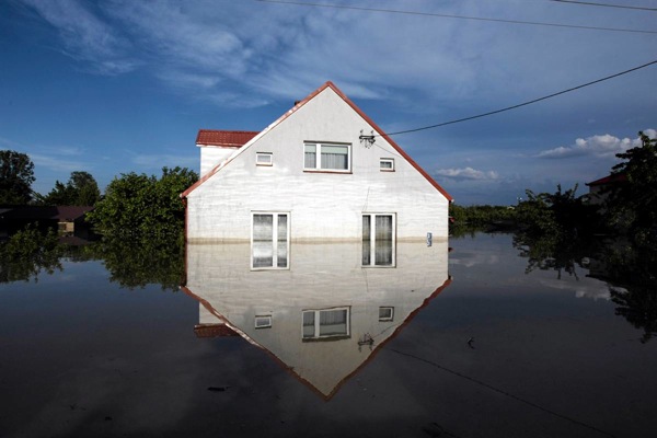 floods_poland_sandomierz_vistula_river.jpg