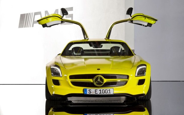 Электрический суперкар Mercedes SLS AMG