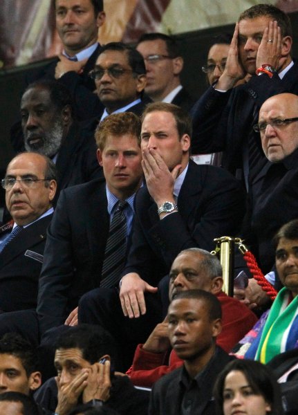 world_cup_2010_england_fans15_prince_william_and_harry.jpg