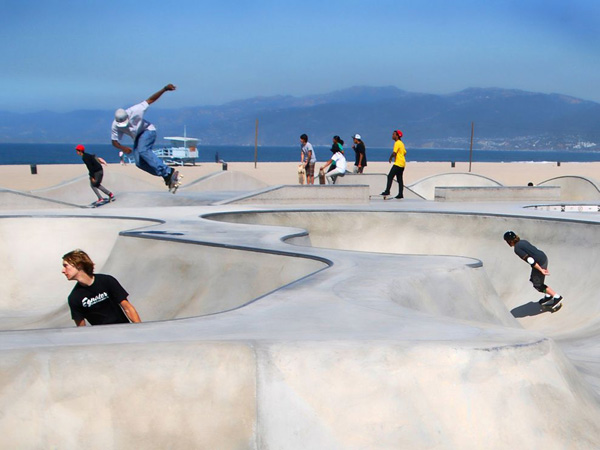 skateboard-park-california_21084_990x742.jpg