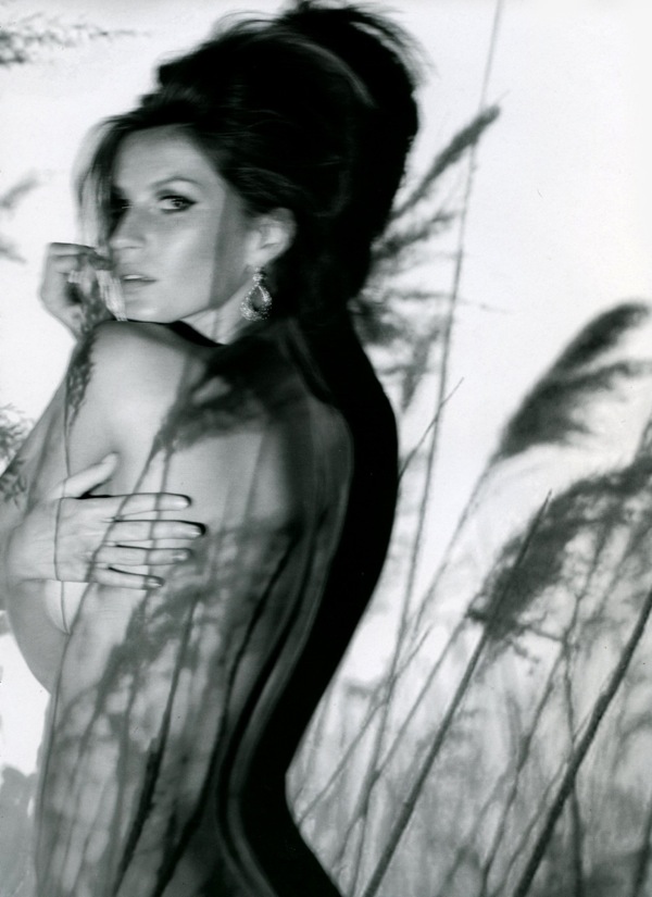 Gisele_Bundchen_Muse_Magazine_22_09.jpg