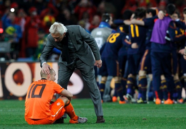 world_cup_2010_final_spain_wins_wesley_sneijder_bert_van_marwijk.jpg