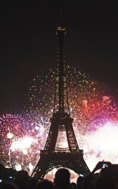 bastille_day_france_fireworks2.jpg