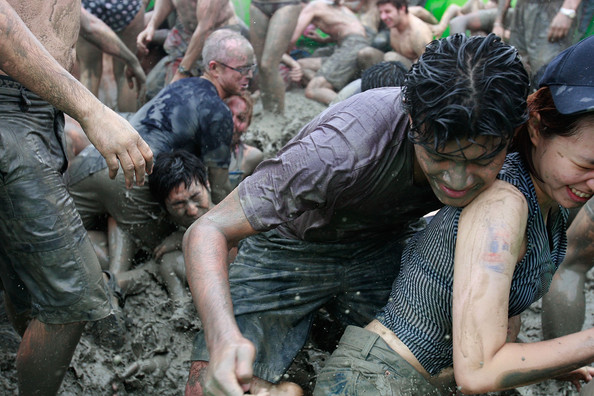 13th+Annual+Mud+Festival+Takes+Place+Boryeong+pqUpzfXWeJQl.jpg