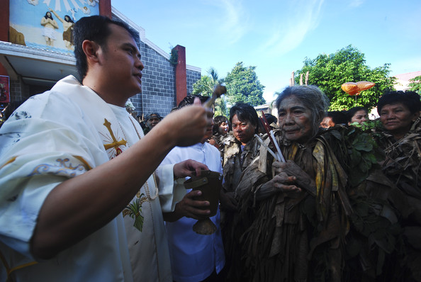 Mud+People+Festival+Celebrated+Philippines+tCcm3O9ZkKwl.jpg