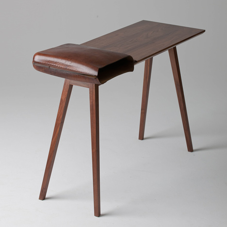 dzn_Leather-furniture-by-Tortie-Hoare-3.jpg