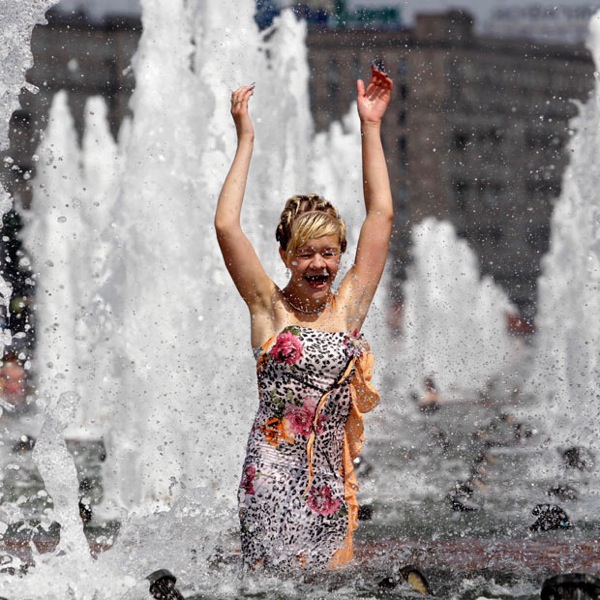 Heat Wave in Moscow, Manezhnaya Square