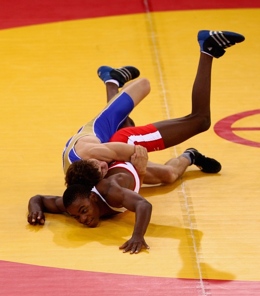 youth_olympic_games_singapore_greco_roman_artur_suleymanov_russia_jason_afrikaner_namibia2.jpg