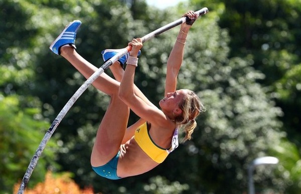 youth_olympic_games_singapore_pole_vault_elizabeth_parnov_australia.jpg