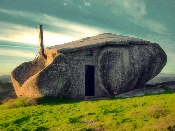 StoneHouse02.jpg