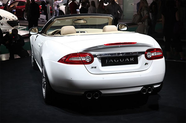 Jaguar XKR 2011MY 2.jpg
