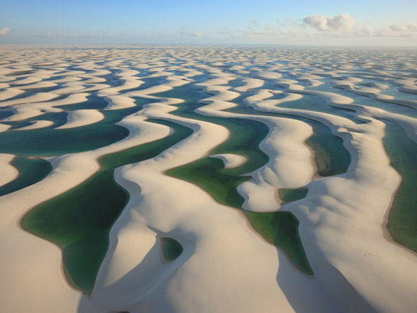 sand-dunes-aerial-brazil_25306_990x742.jpg