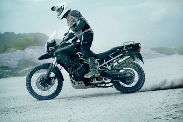 2011-triumph-tiger-800-action-11.jpg