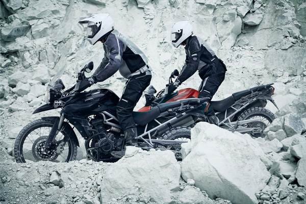 2011-triumph-tiger-800-action-23.jpg