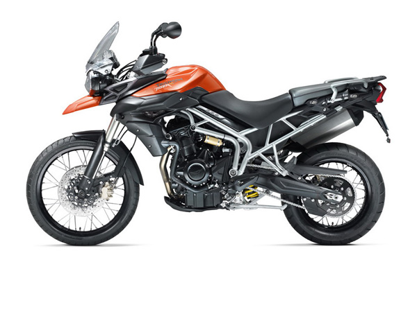 2011-triumph-tiger-800-studio-11.jpg