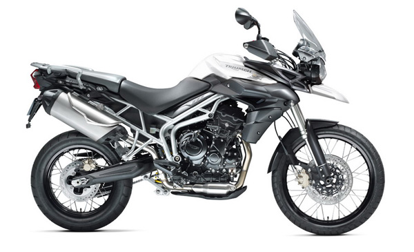 2011-triumph-tiger-800-studio-8.jpg