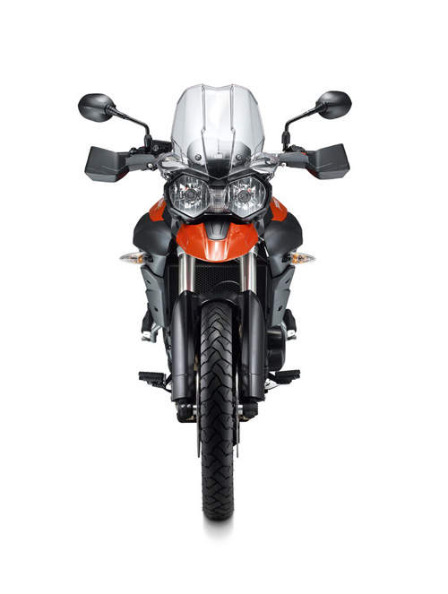 2011-triumph-tiger-800-studio-9.jpg