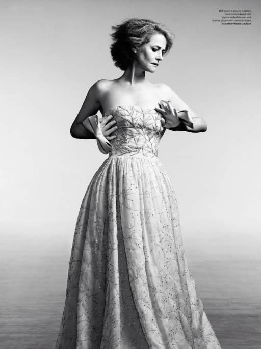 Charlotte-Rampling-by-Willy-Vanderperre-for-V68-03.jpg