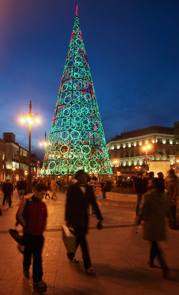 Christmas+Lighting+in+Madrid+_8MOSma3C1Fl.jpg
