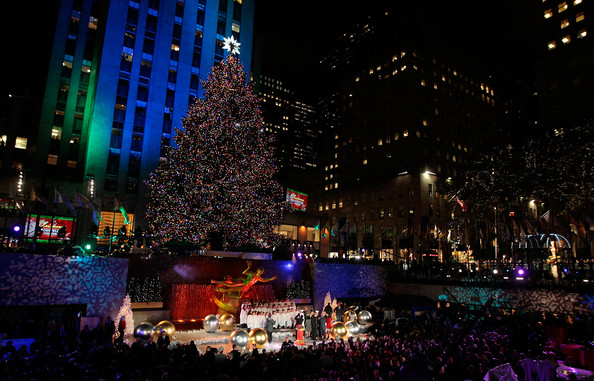 2010+Rockefeller+Center+Christmas+Tree+Lighting+MyqA23SOB8Gl.jpg