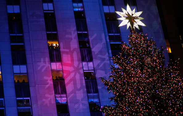 2010+Rockefeller+Center+Christmas+Tree+Lighting+XT55GWAl0nLl.jpg