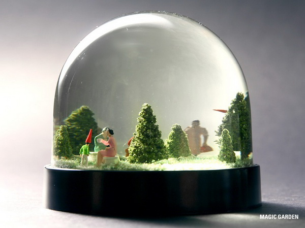 Nisse-Landscape-snowglobes__02.jpg