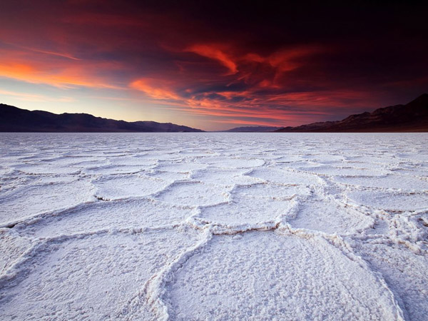 badwater-basin-california_29405_990x742.jpg