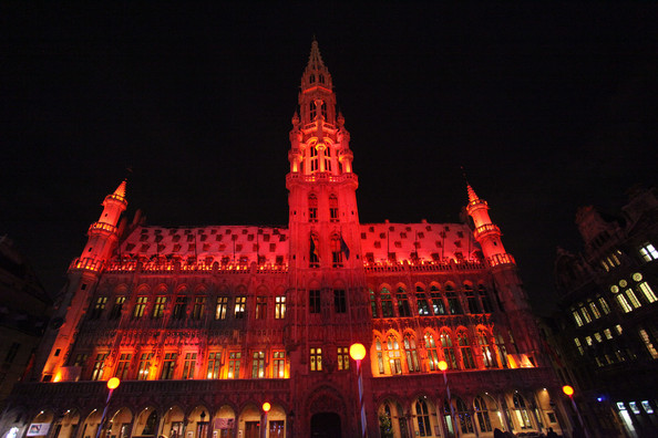 Christmas+Lights+Illuminate+La+Grand+Place+CgYjFSbVcvol.jpg