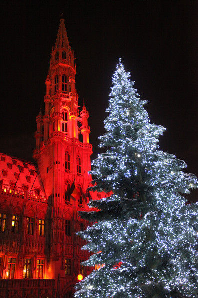 Christmas+Lights+Illuminate+La+Grand+Place+OikRkSiY_hPl.jpg