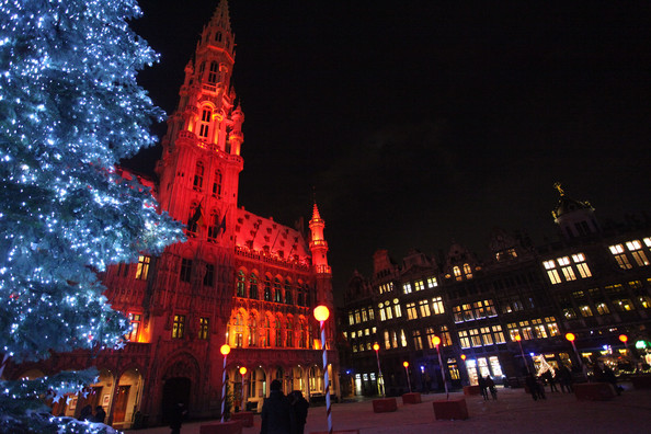 Christmas+Lights+Illuminate+La+Grand+Place+T6kKoF9J-C7l.jpg