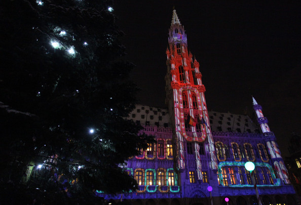 Christmas+Lights+Illuminate+La+Grand+Place+aIohQw3USHpl.jpg