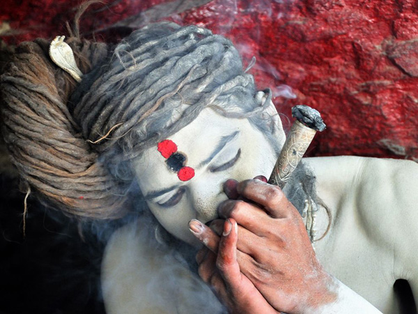 mana-village-man_29415_990x742.jpg