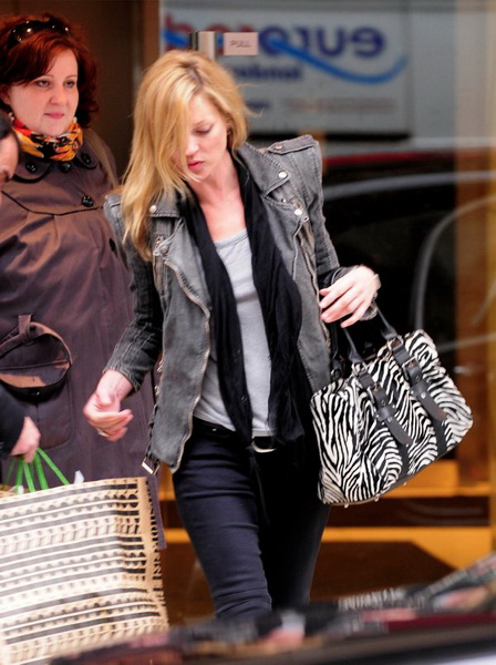 -443-kate-moss-craft-jeans-balmain-denim-jacket-jt-.jpg