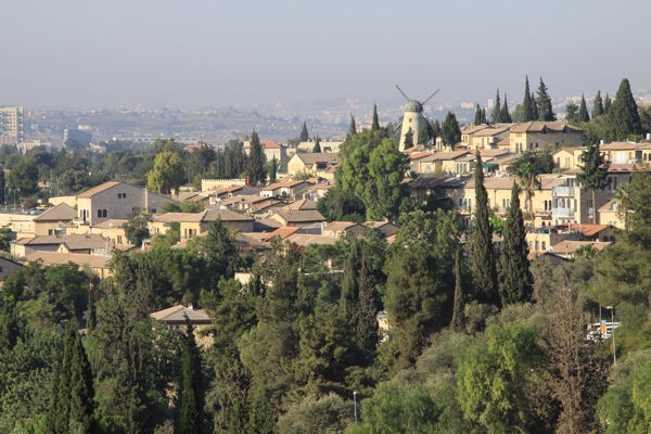 Первый квартал Иерусалима с мельницей Монтифиори