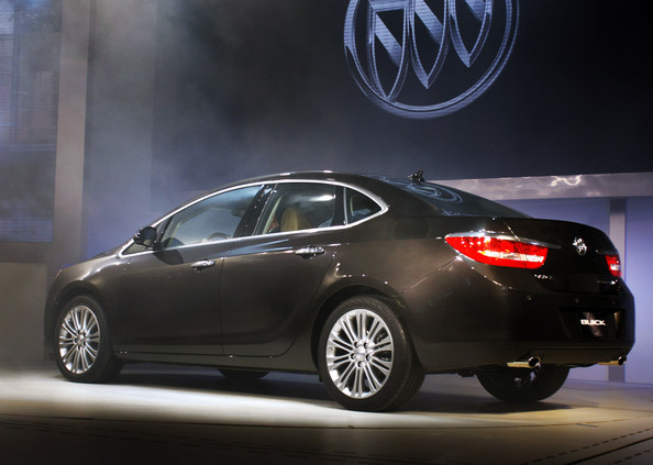 detroit_auto_show_2011_buick_verano_2.jpg