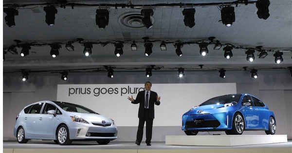 detroit_auto_show_2011_toyota_prius_v_hybrid_electric_and_prius_c_concept.jpg