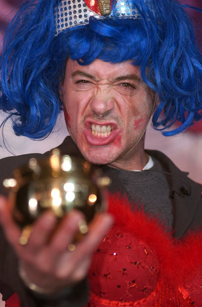 Hasty_Pudding_Award_Robert_Downey_Jr_2004.jpg