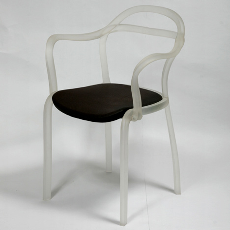 dzn_Sealed-Chair-by-Francois-Dumas-3.jpg