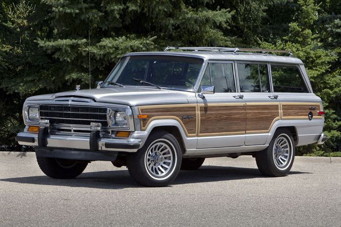 jeep_grand_wagoneer_1986.jpg