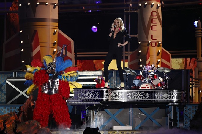 Grammy_Awards_2011_Gwyneth_Paltrow_Cee-Lo_Green_Forget_You_2.jpg