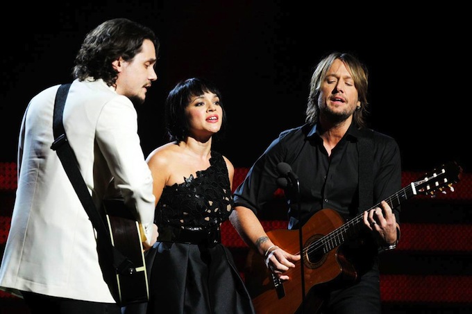 Grammy_Awards_2011_John_Mayer_Norah_Jones_Keith_Urban_perform_Jolene.jpg