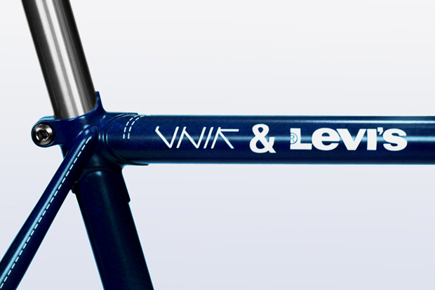 levis-fixie-bike-1.jpg