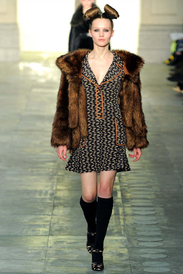 topshopuniquefall22.jpg