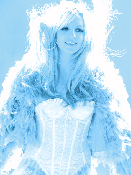 V70_BRITNEY_HR_NO-TEXT.jpg