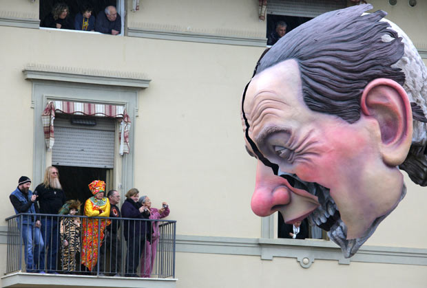 carnival_viareggio_italy_berlusconi2.jpg